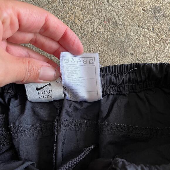 Vintage 90s Nike Black Mens L Nylon Sporty Athletic Windbreaker Swishy Pants - Picture 10 of 13
